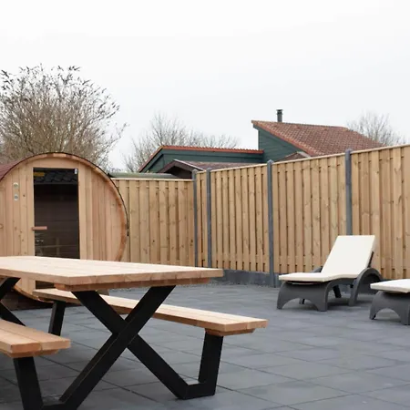 Wellness With Whirlpool And Sauna Holiday home Zevenhuizen (Zuidplas)